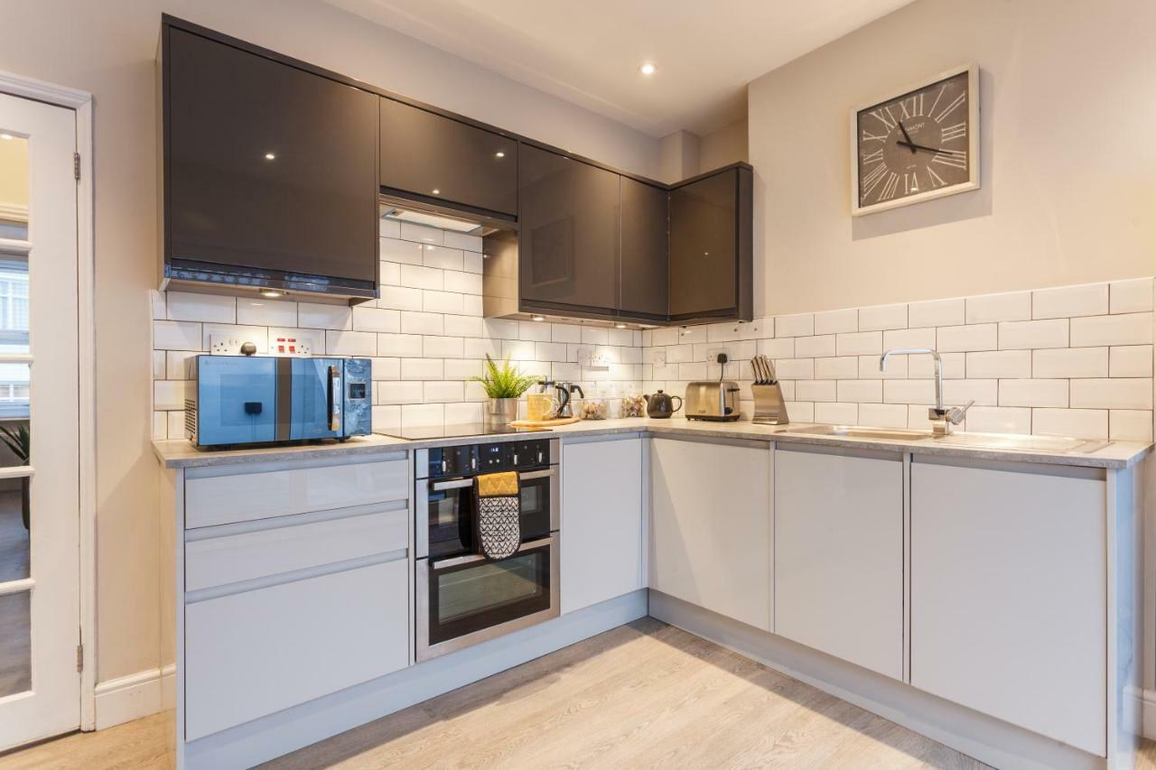 Stylish Town Centre House - 300Mbps, Parking & Sunny Decking Apartment Bournemouth Exterior photo