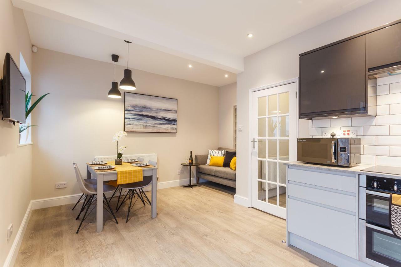 Stylish Town Centre House - 300Mbps, Parking & Sunny Decking Apartment Bournemouth Exterior photo
