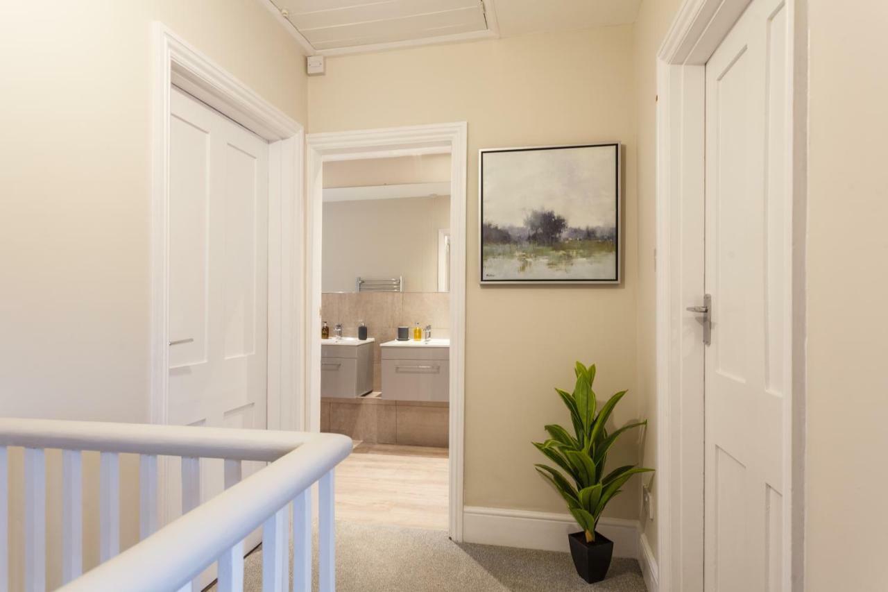 Stylish Town Centre House - 300Mbps, Parking & Sunny Decking Apartment Bournemouth Exterior photo
