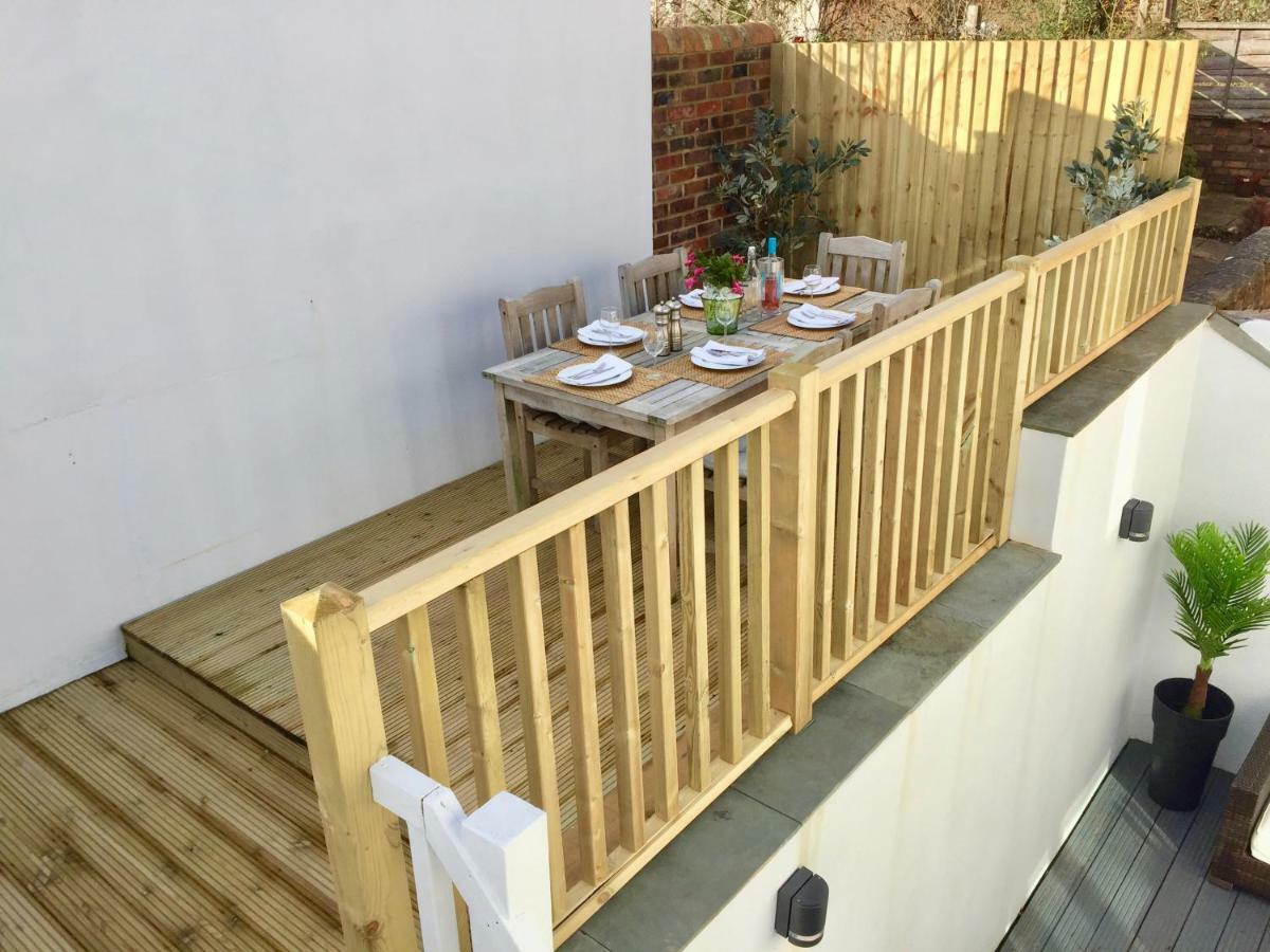 Stylish Town Centre House - 300Mbps, Parking & Sunny Decking Apartment Bournemouth Exterior photo